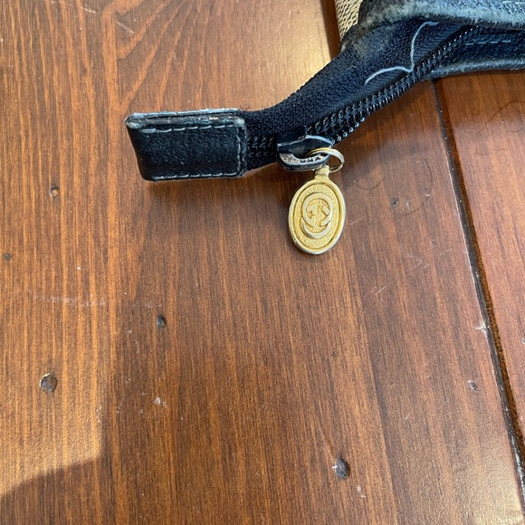 Gucci Tote - Picture 5 of 15